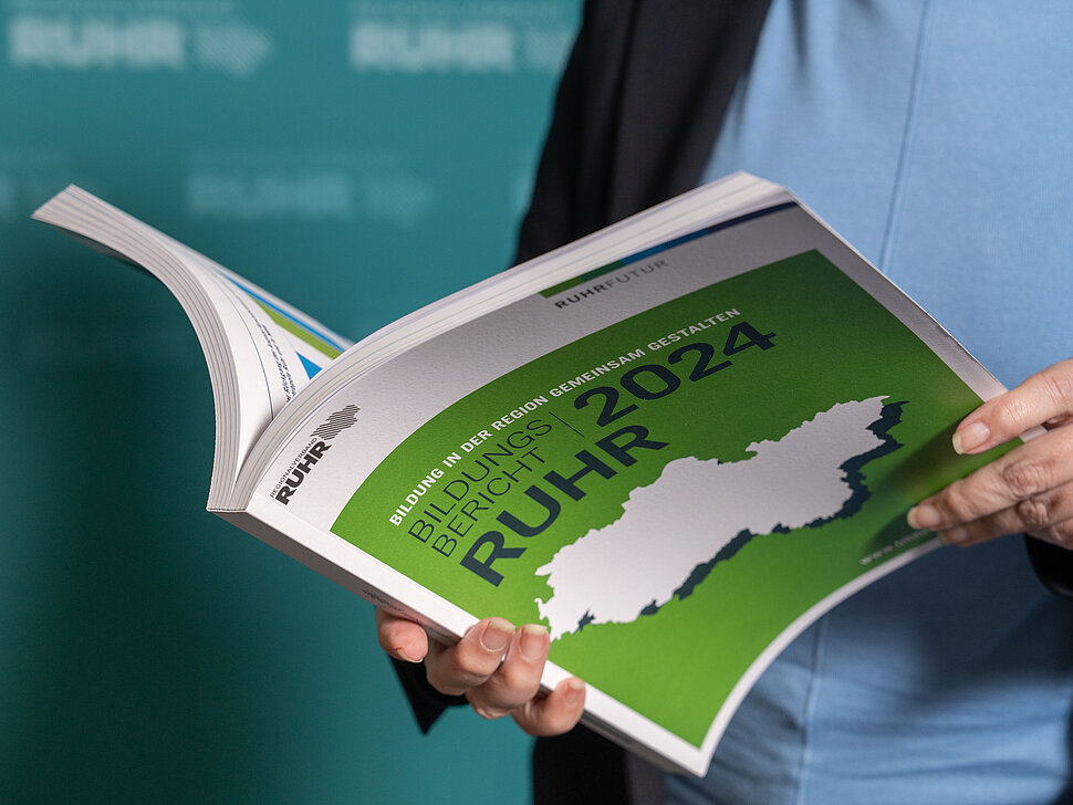 Gedruckte Ausgabe des Bildungsberichts Ruhr
